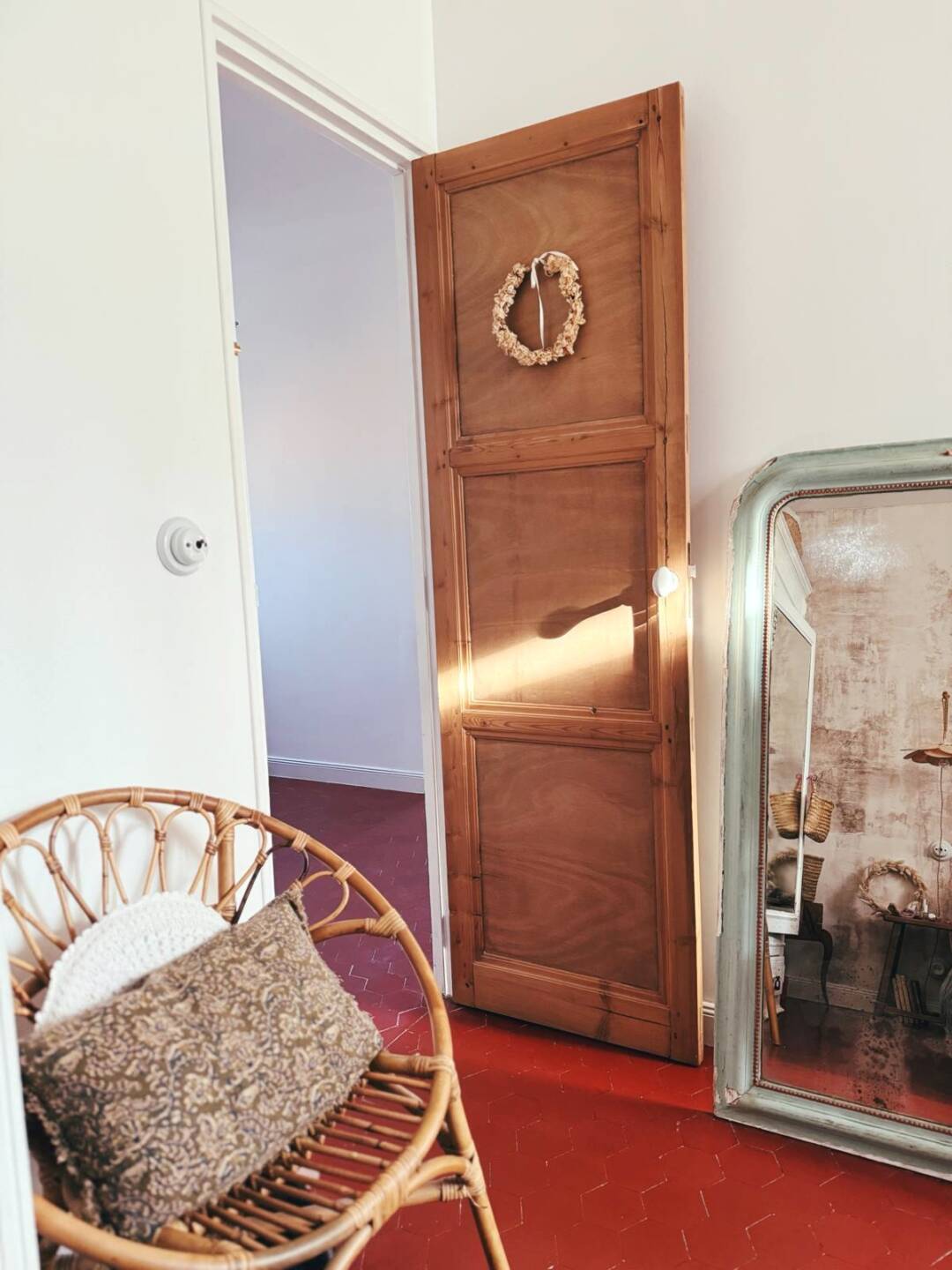 Une maison brocante chic en Provence // Hellø Blogzine blog deco & lifestyle www.hello-hello.fr