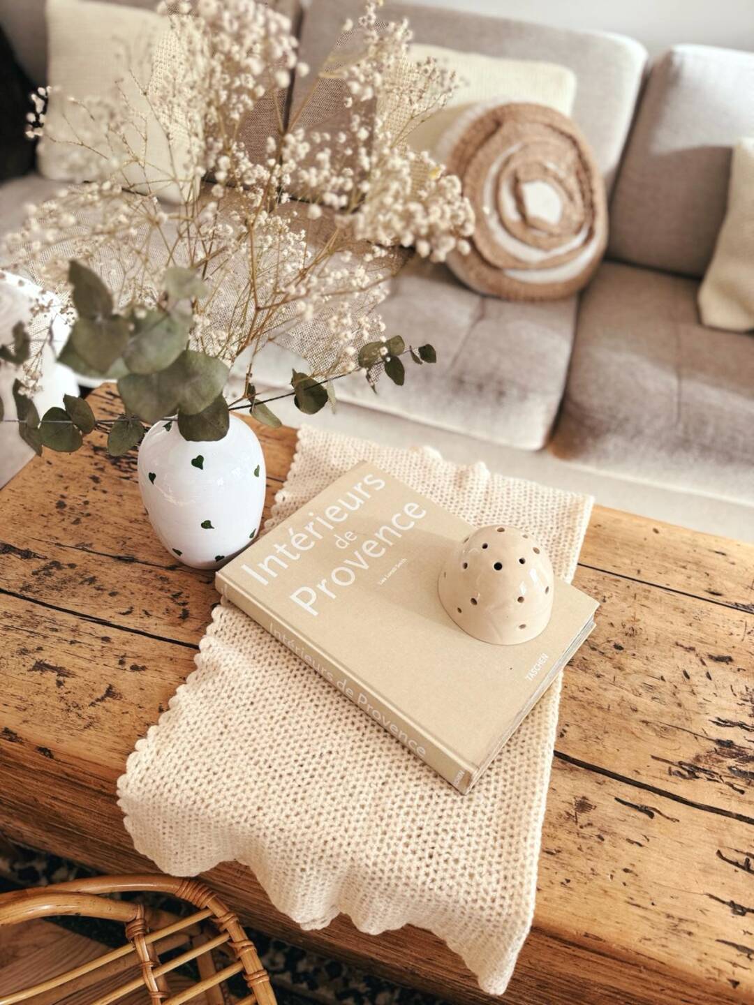 Une maison brocante chic en Provence // Hellø Blogzine blog deco & lifestyle www.hello-hello.fr