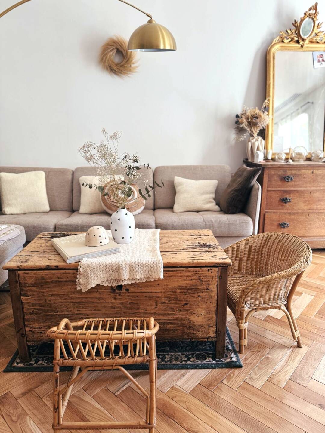 Une maison brocante chic en Provence // Hellø Blogzine blog deco & lifestyle www.hello-hello.fr