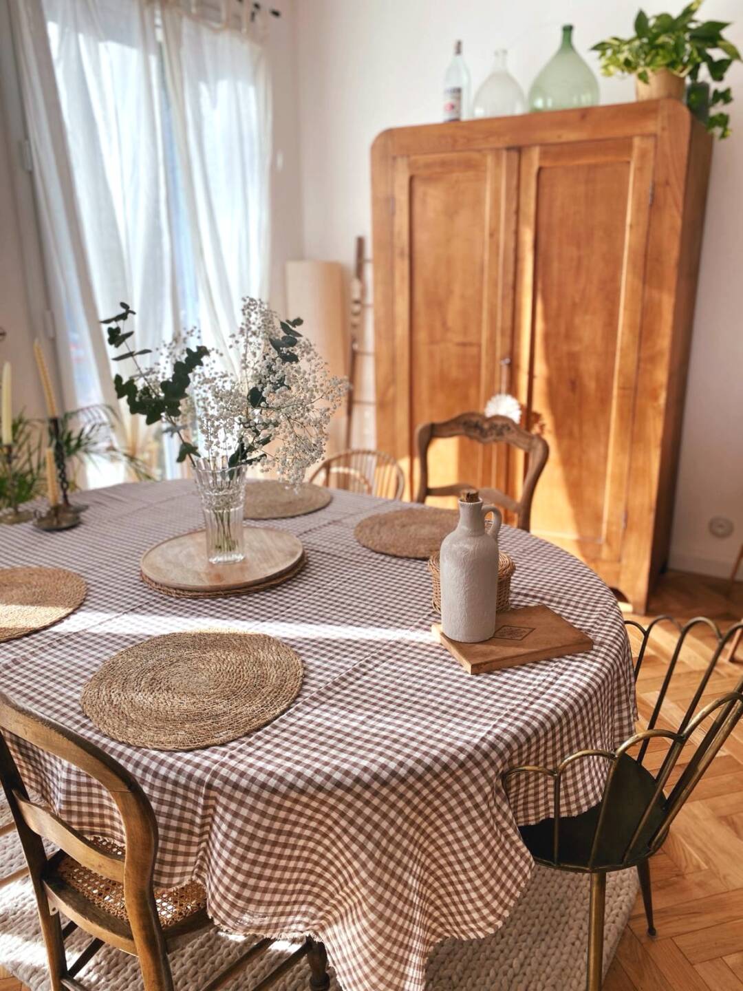 Une maison brocante chic en Provence // Hellø Blogzine blog deco & lifestyle www.hello-hello.fr