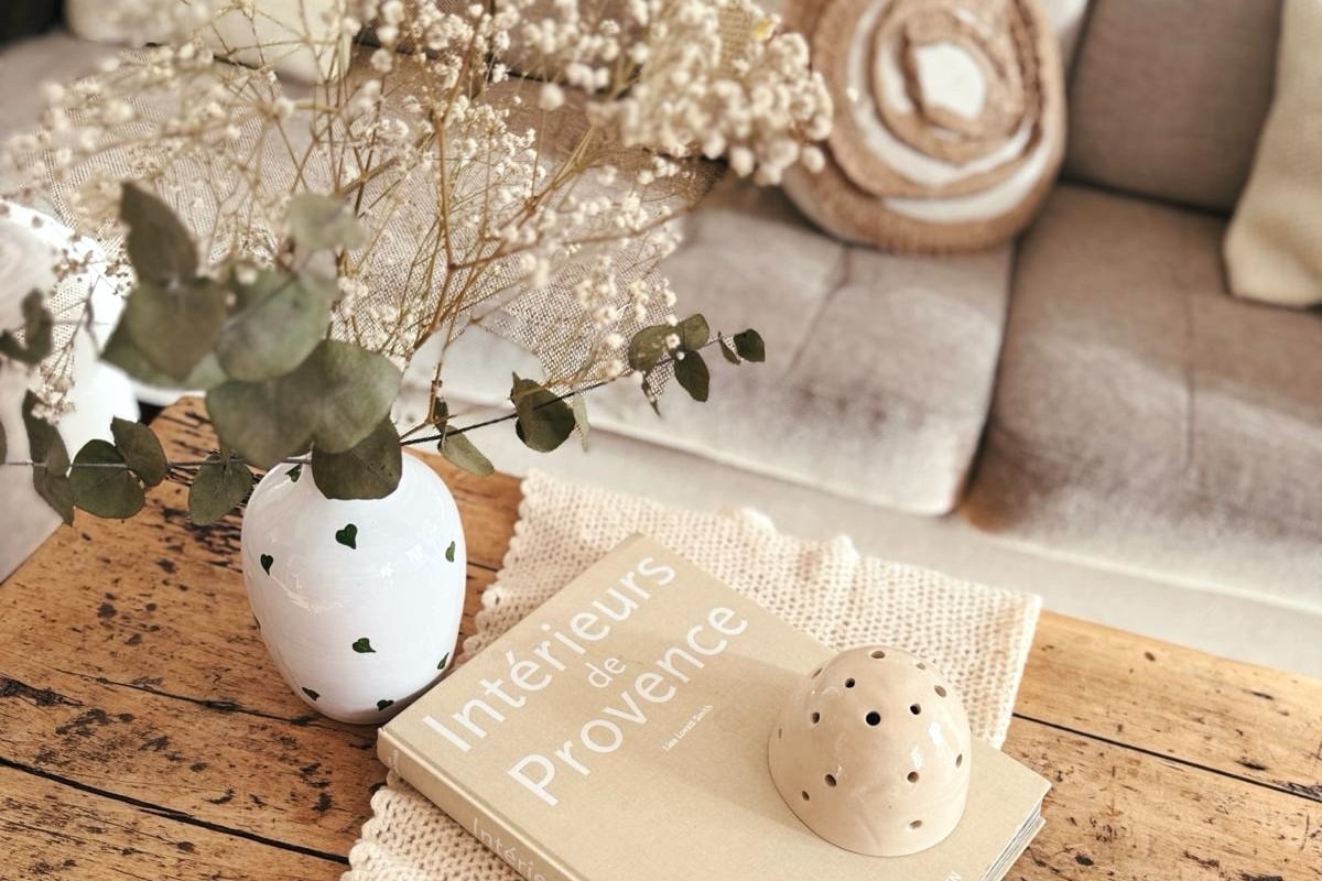 Une maison brocante chic en Provence // Hellø Blogzine blog deco & lifestyle www.hello-hello.fr