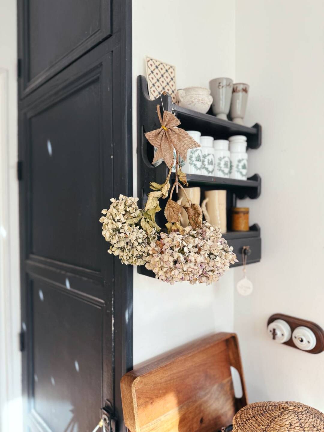 Une maison brocante chic en Provence // Hellø Blogzine blog deco & lifestyle www.hello-hello.fr