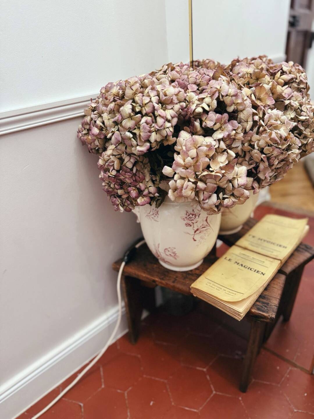 Une maison brocante chic en Provence // Hellø Blogzine blog deco & lifestyle www.hello-hello.fr