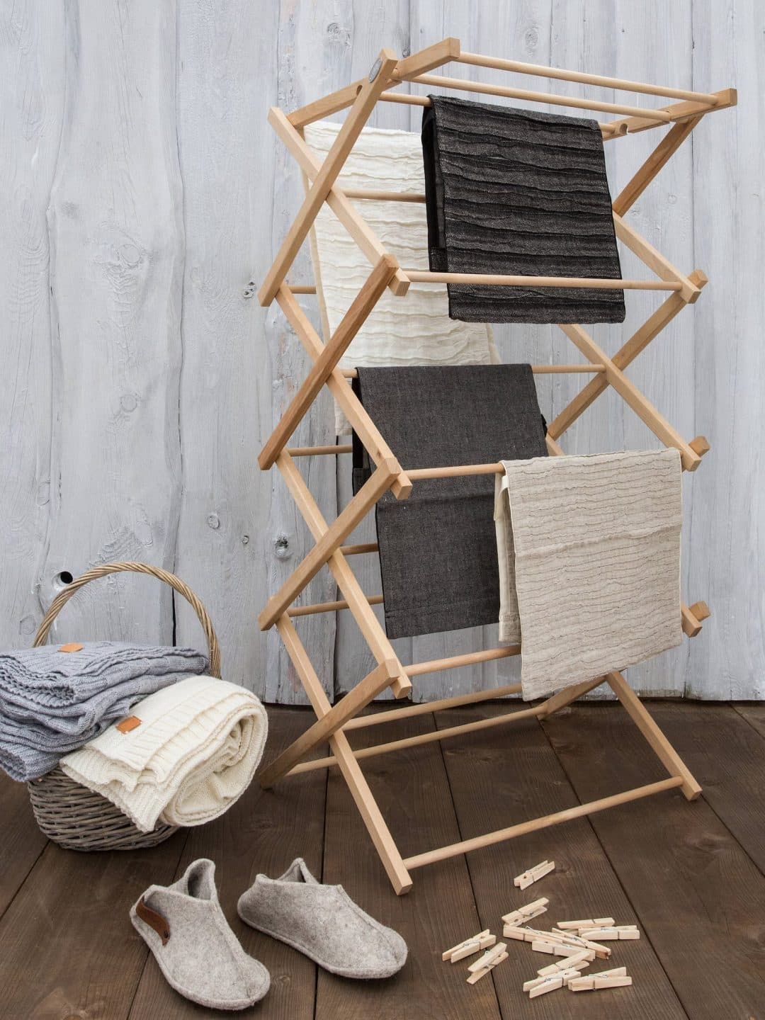 Etendoir à linge en accordéon en bois // Hëllø Blogzine www.hello-hello.fr