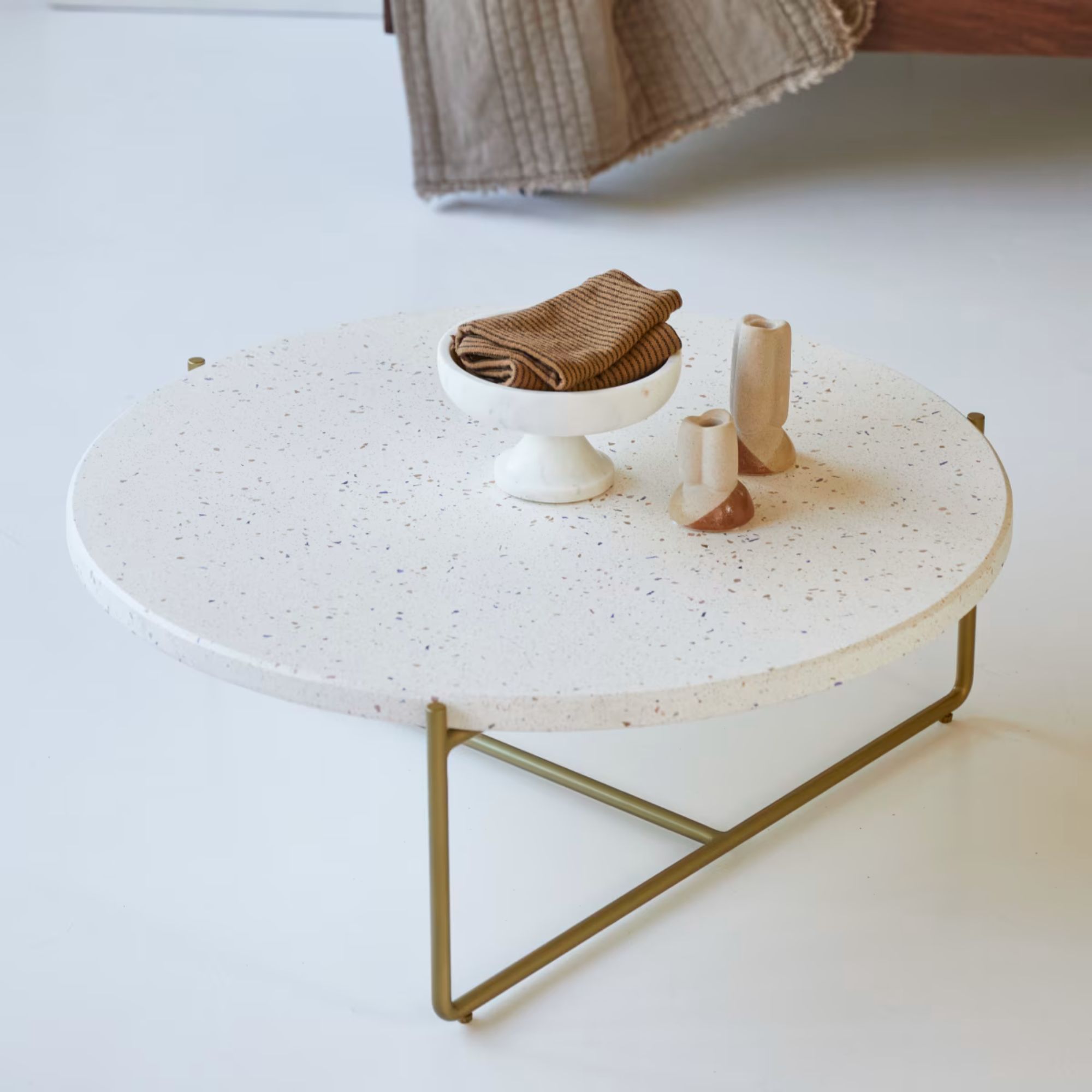 Table basse en terrazzo : 8 modèles coups de coeur // Hellø Blogzine blog deco & lifestyle www.hello-hello.fr