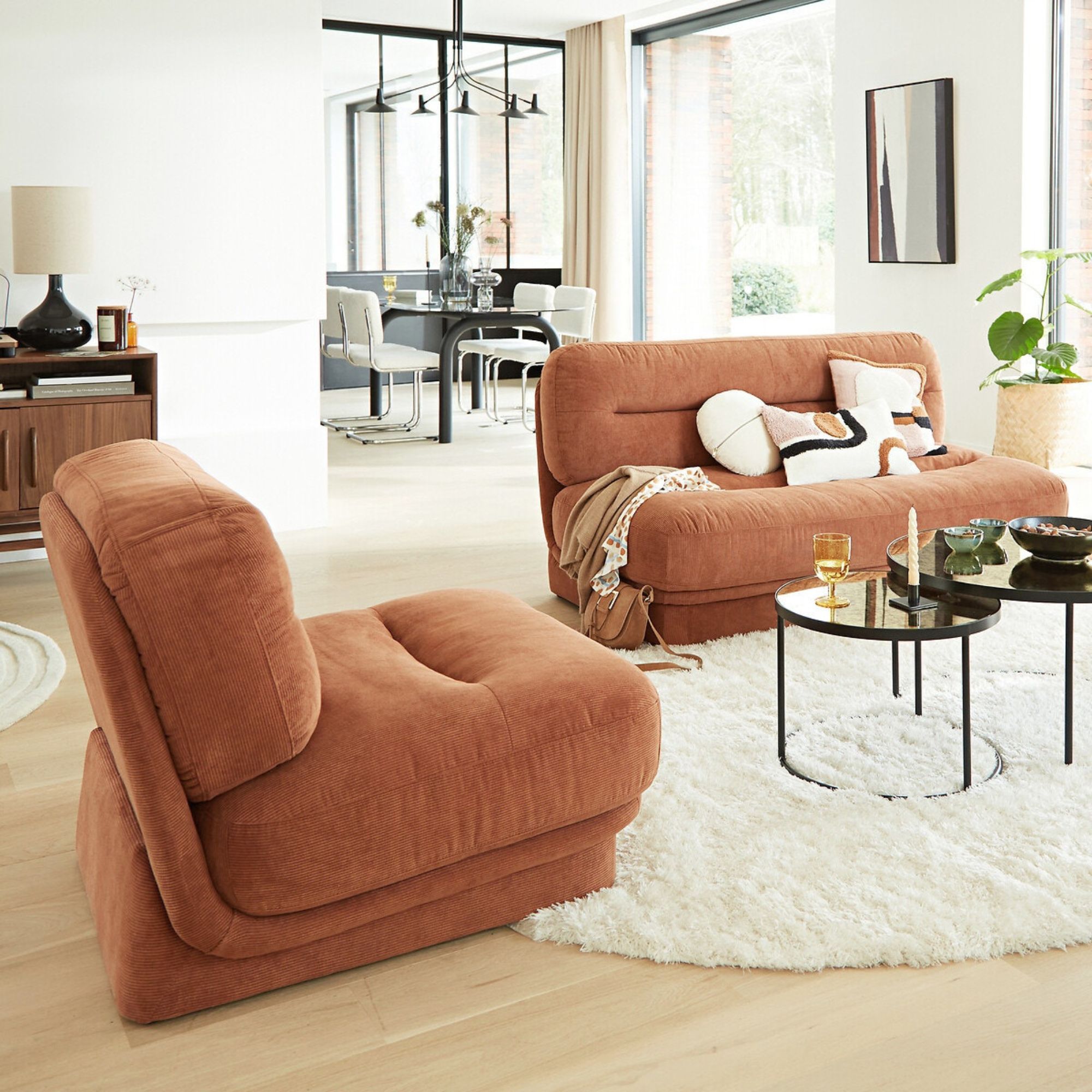 Canapé terracotta : 25 modèles pour réchauffer le salon // Hello Blogzine - Blog déco