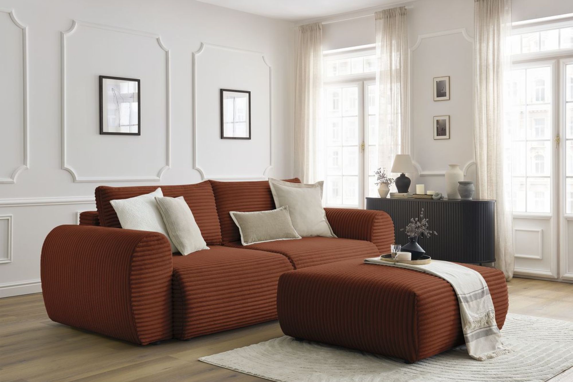 Canapé terracotta : 25 modèles pour réchauffer le salon // Hello Blogzine - Blog déco