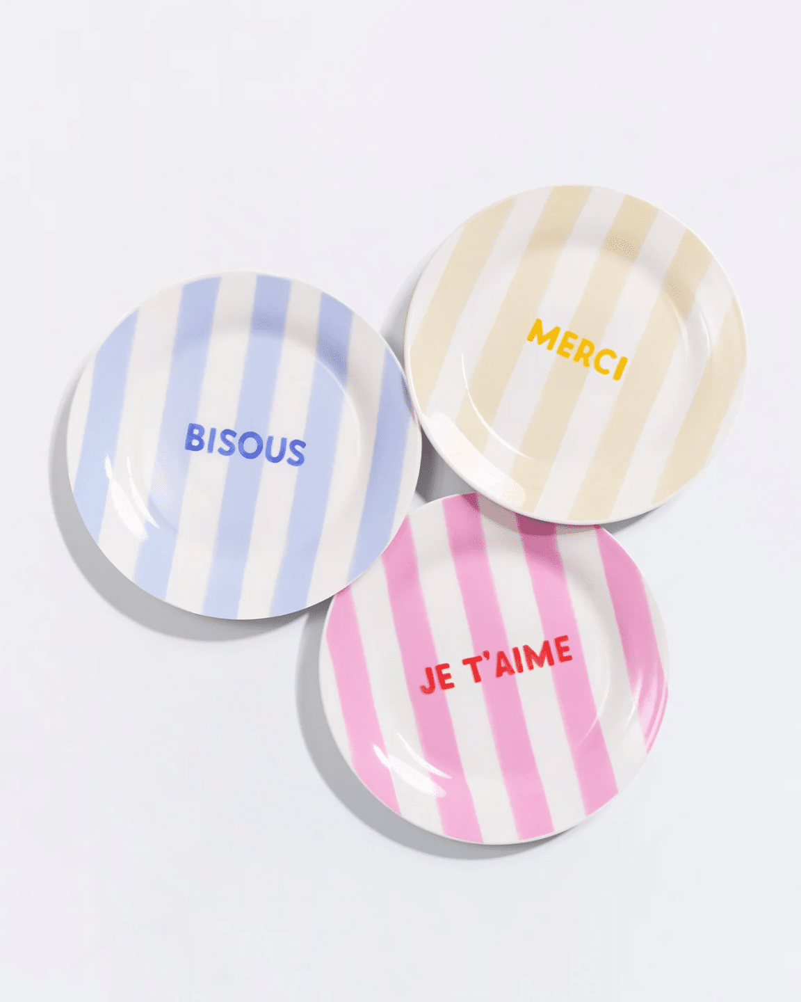 Assiettes rayées - Déco rayures // Hellø Blogzine blog deco & lifestyle www.hello-hello.fr