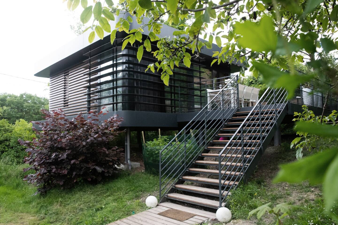 Une maison sur pilotis design en Seine-et-Marne // Hellø Blogzine blog deco & lifestyle www.hello-hello.fr