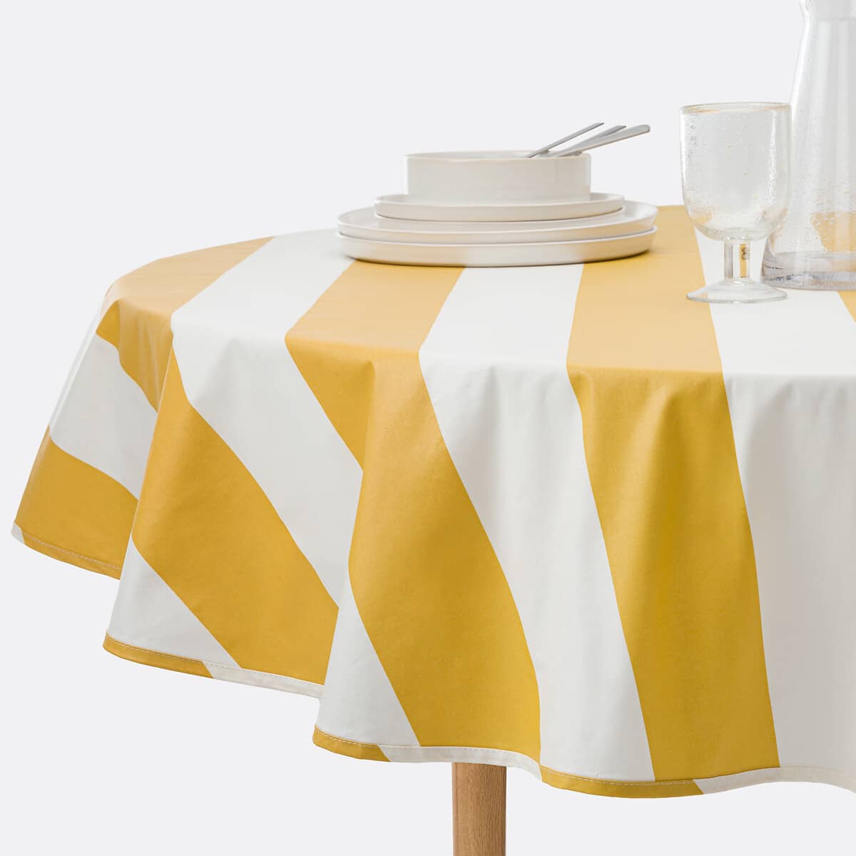 Nappe ronde à rayures en coton enduit // Hellø Blogzine blog deco & lifestyle www.hello-hello.fr