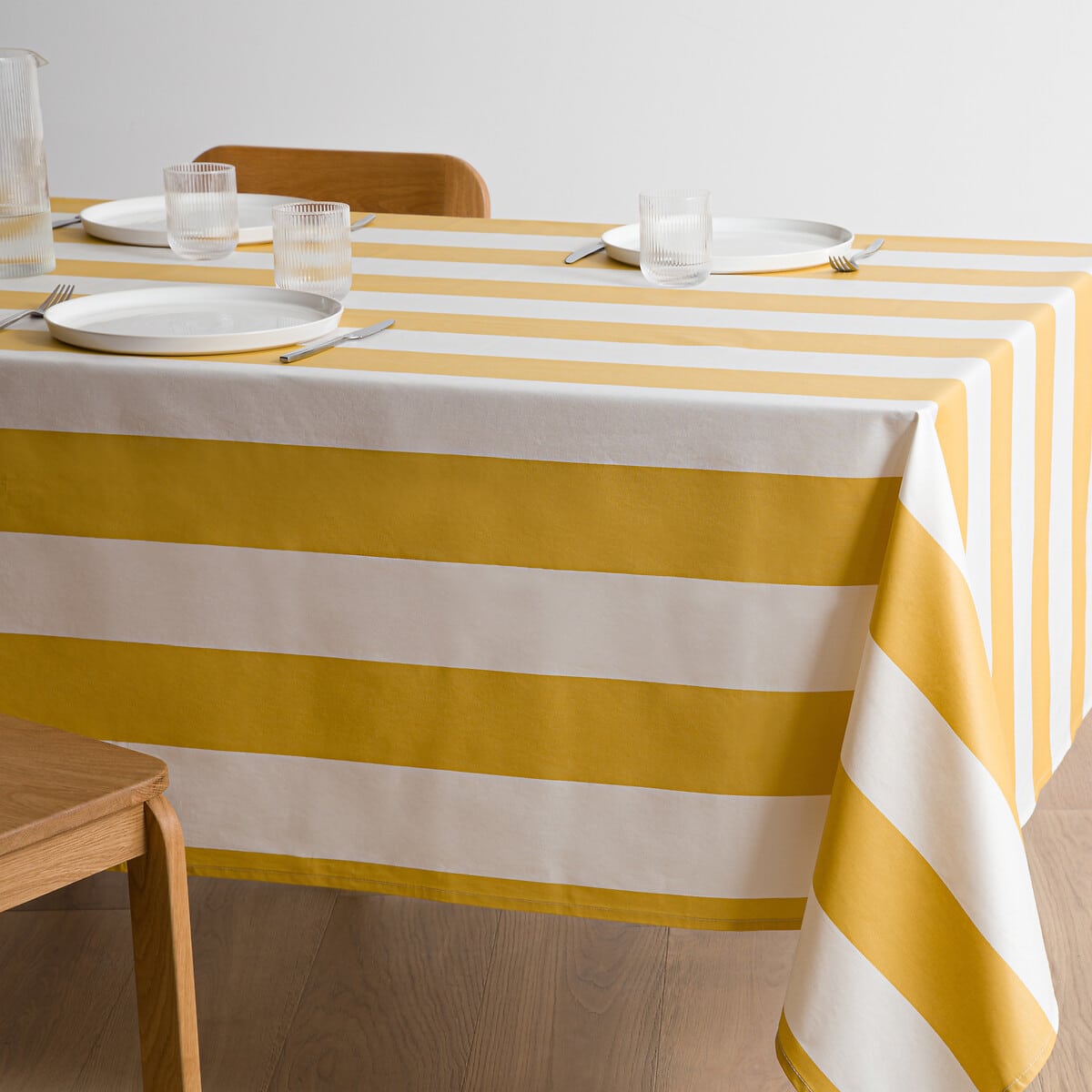 Nappe rayée - Déco rayures // Hellø Blogzine blog deco & lifestyle www.hello-hello.fr