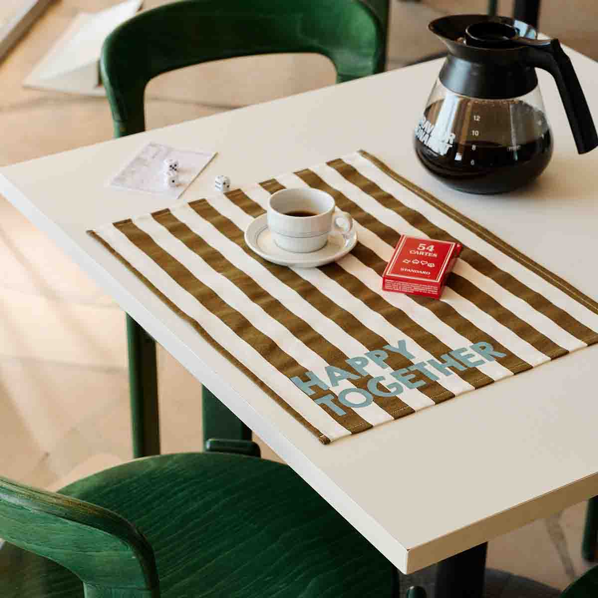 Set de table rayé - Déco rayures // Hellø Blogzine blog deco & lifestyle www.hello-hello.fr