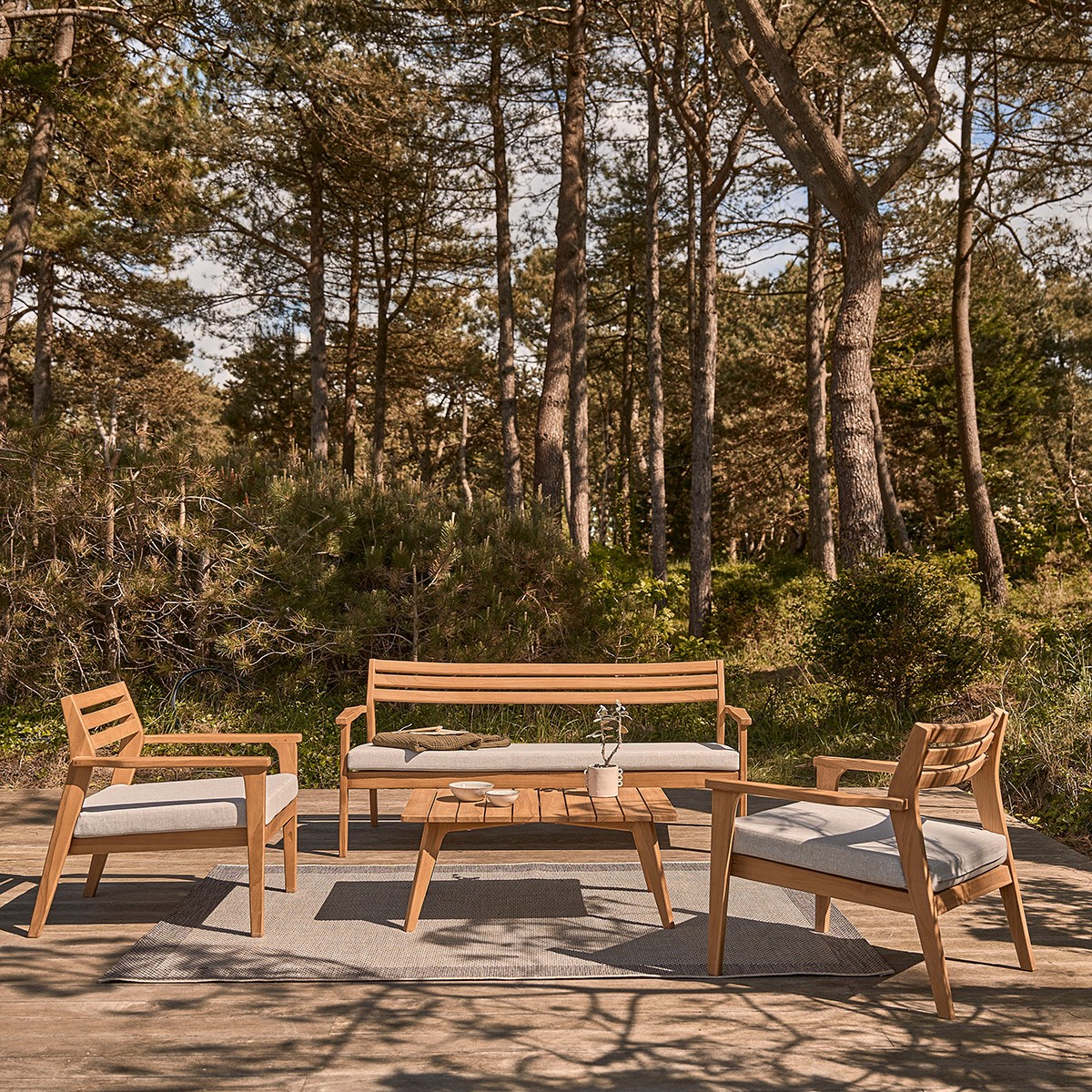 Meuble en bois massif : coup de coeur pour la démarche coresponsable et durable de Berah Getah // Hellø Blogzine blog deco & lifestyle www.hello-hello.fr