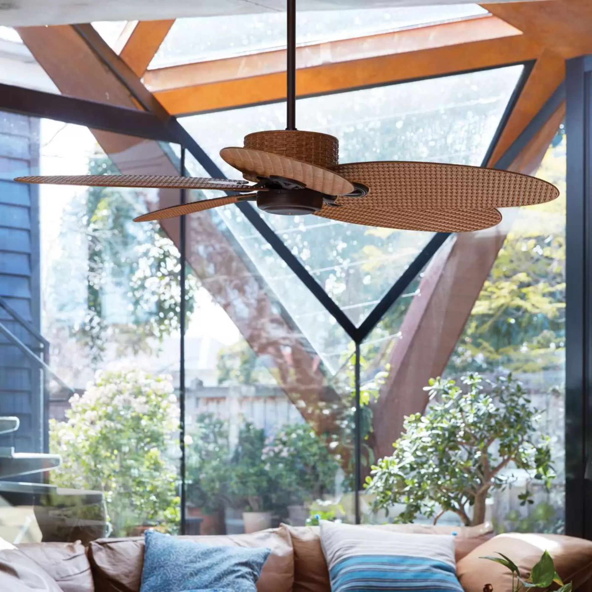 Plafonnier ventilateur : 12 modèles pour rafraichir son intérieur // Hello Blogzine - blog déco