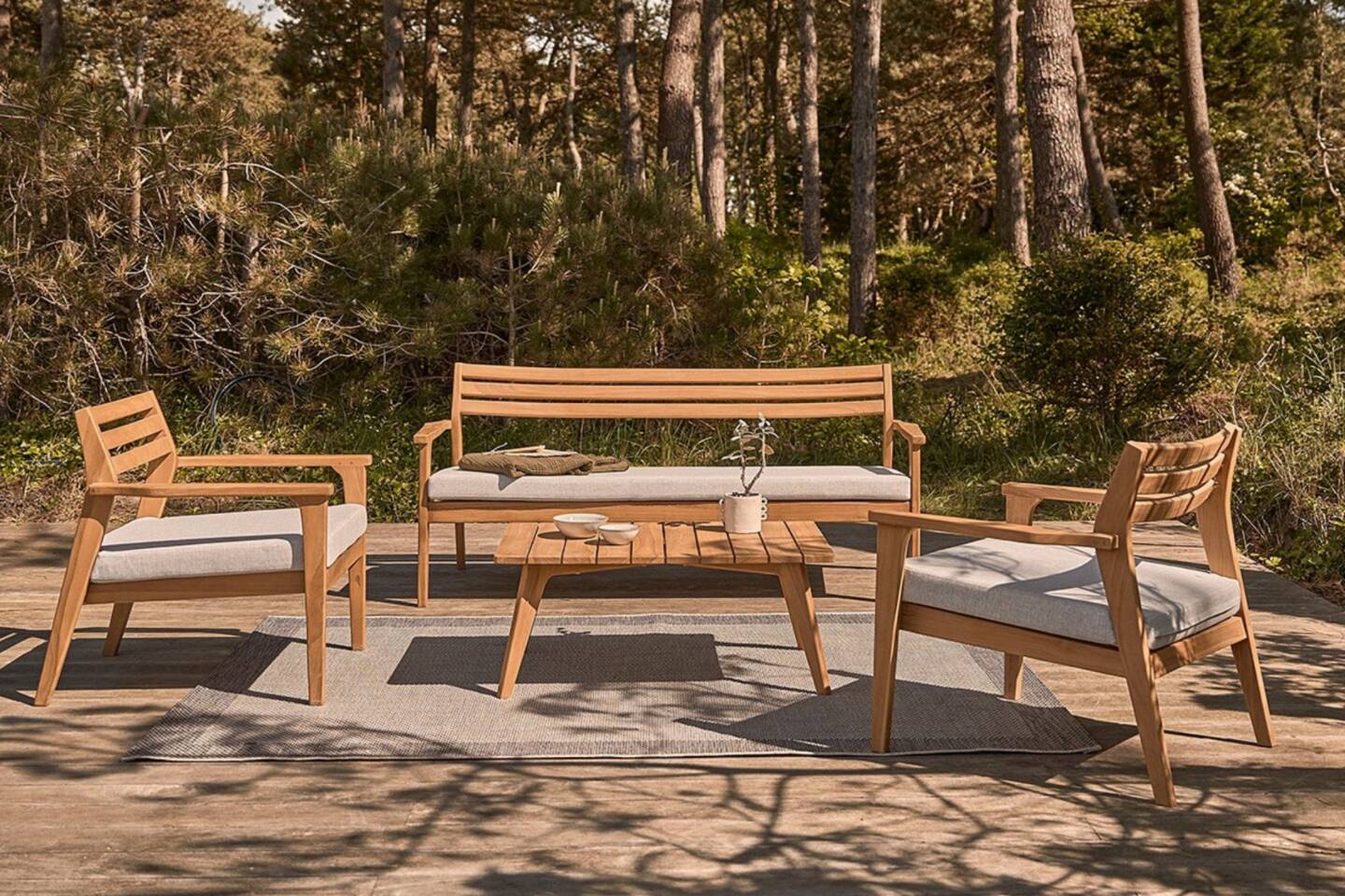 Salon de jardin en bois : conseils et coups de coeur // Hello Blogzine - blog déco