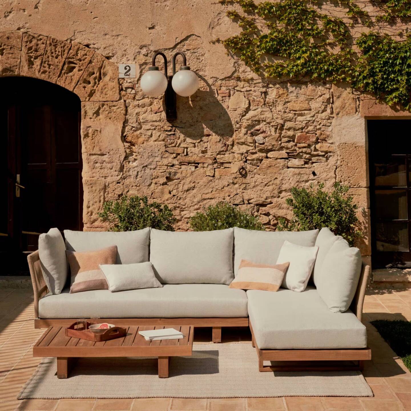 Salon de jardin en bois : conseils et coups de coeur // Hello Blogzine - blog déco