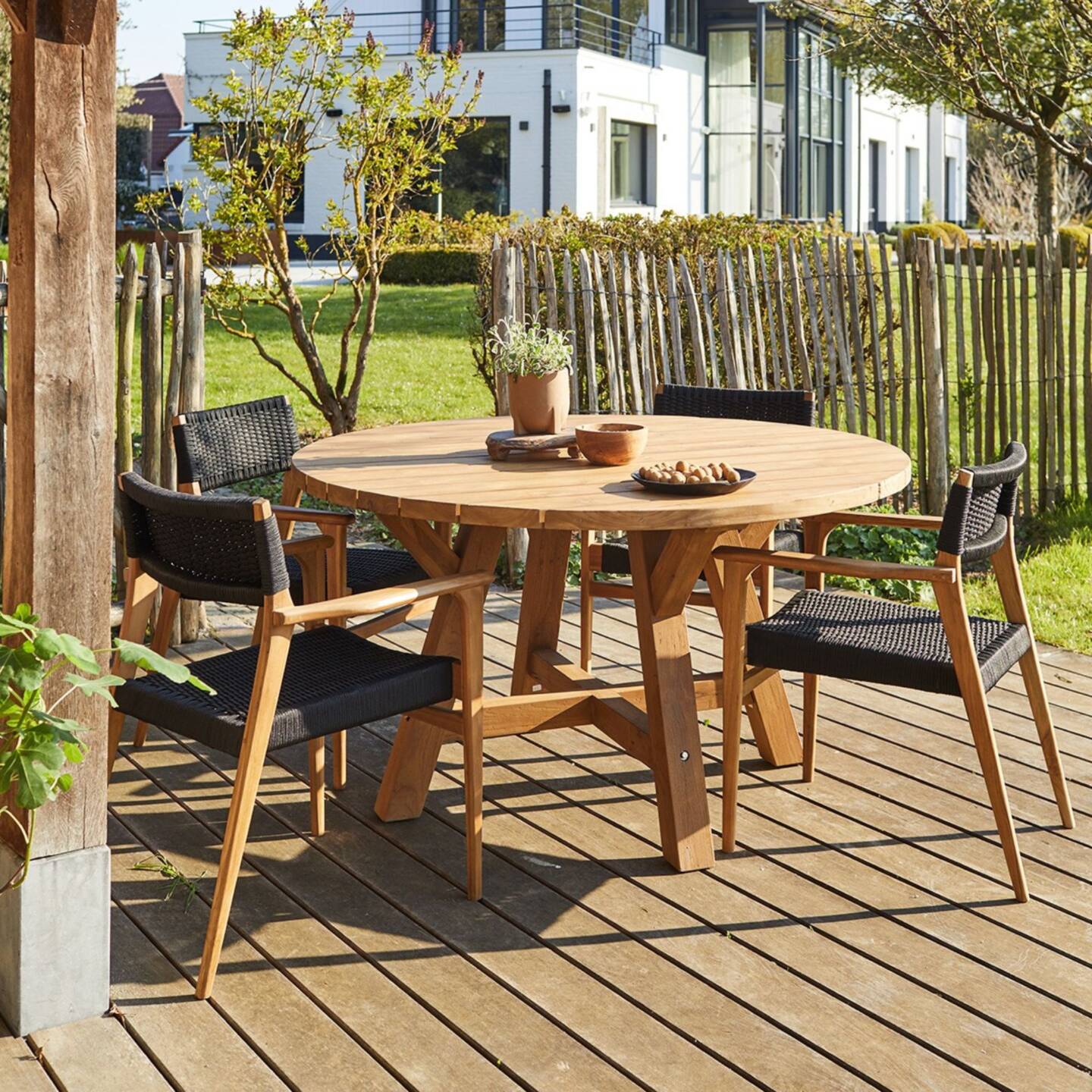 Salon de jardin en bois : conseils et coups de coeur // Hello Blogzine - blog déco