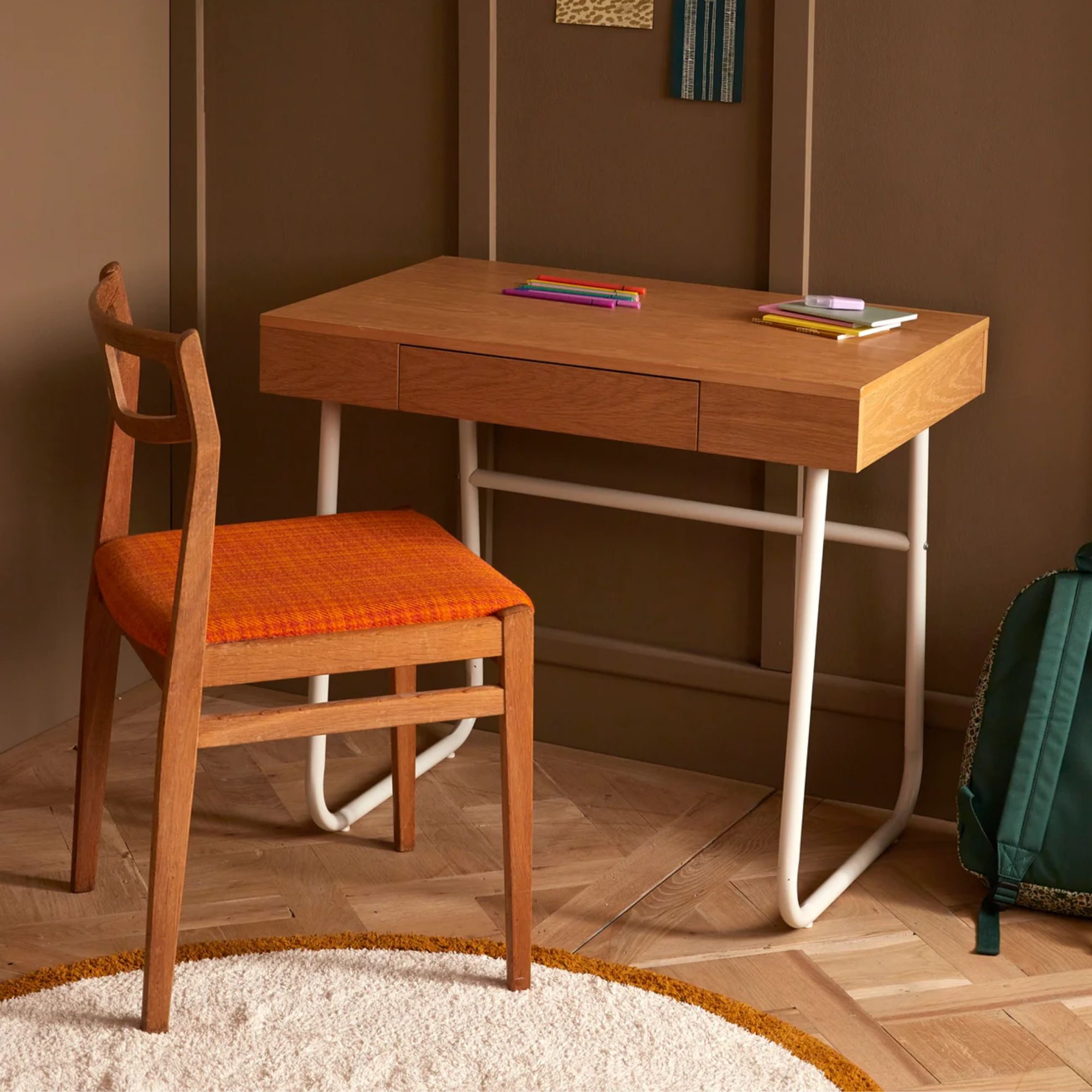 Bureau pour enfant : 17 modèles pour les tout petits // Hello Blogzine - Blog déco