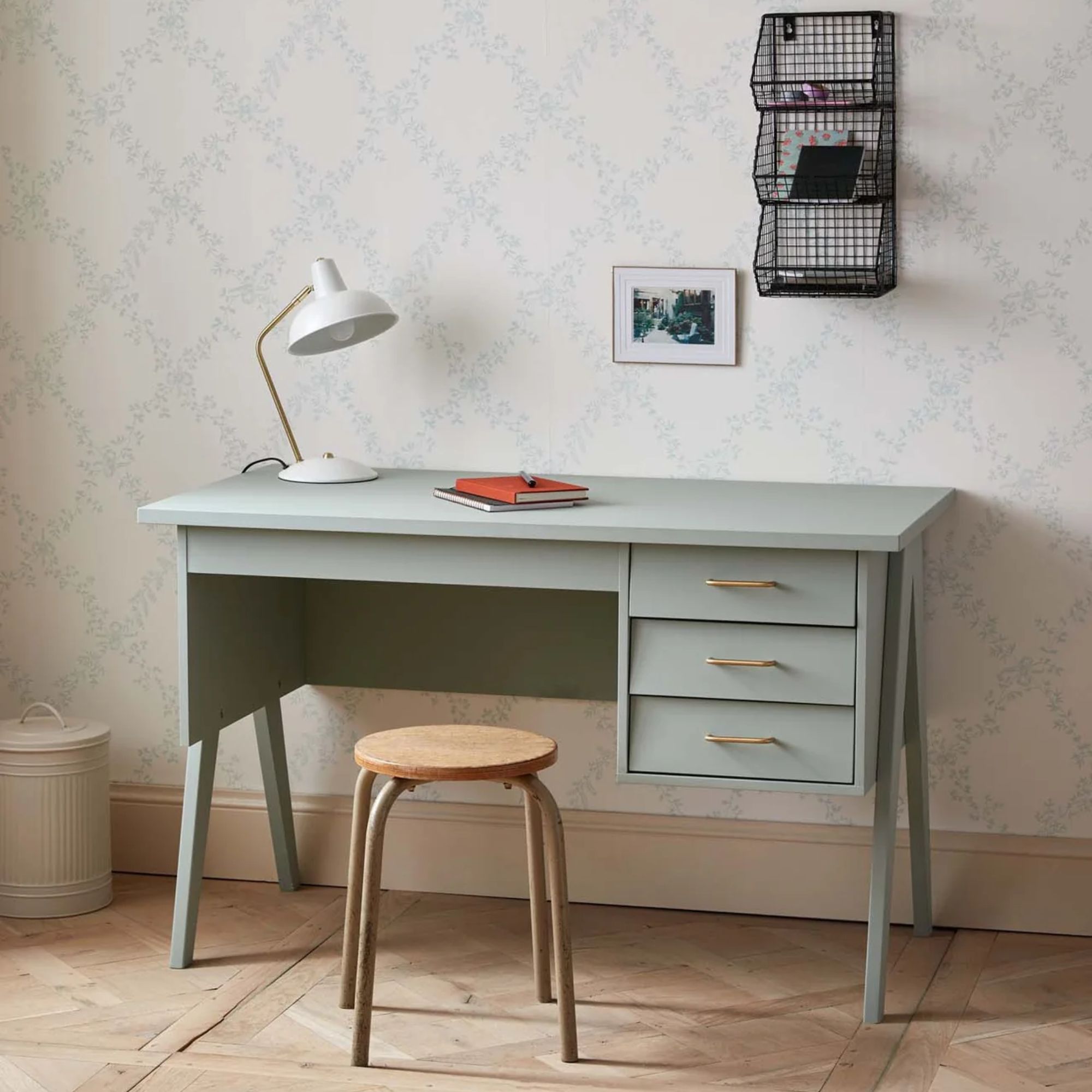 Bureau pour enfant : 17 modèles pour les tout petits // Hello Blogzine - Blog déco