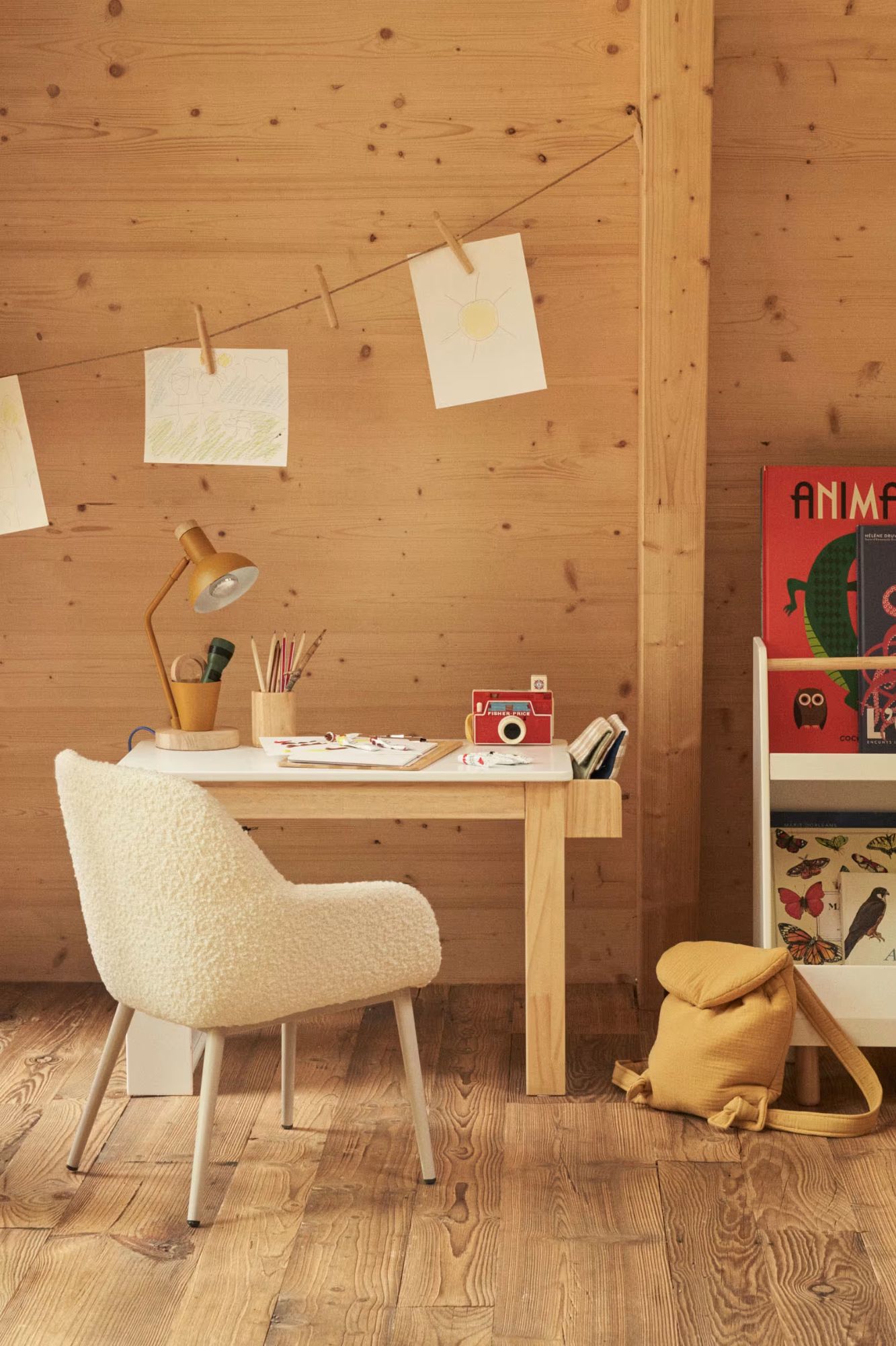 Bureau pour enfant : 17 modèles pour les tout petits // Hello Blogzine - Blog déco