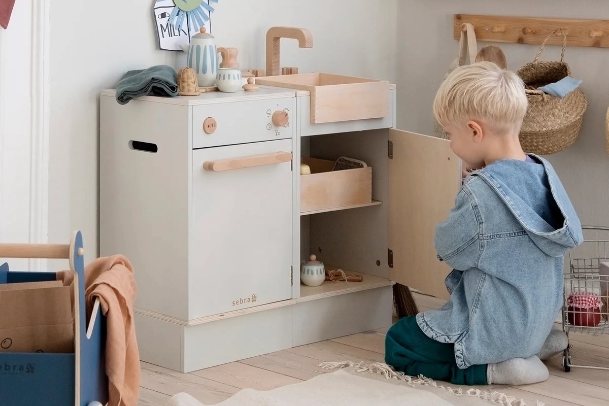 Les meilleures cuisines en bois pour enfant // Hellø Blogzine - Blog déco lifestyle - www.hello-hello.fr