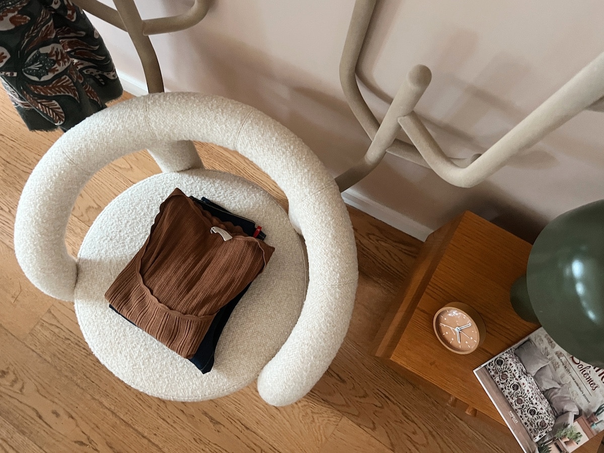 Projet Wash Less de Whirlpool, la chaise qui révolutionne notre façon de laver et ranger les vêtements // Hellø Blogzine blog deco & lifestyle www.hello-hello.fr