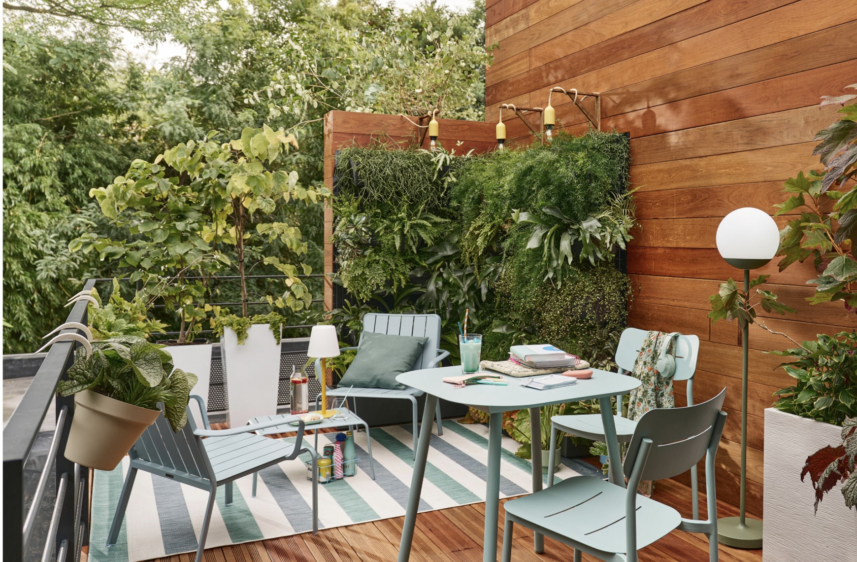 Lampes nomades extérieures : notre sélection canon pour illuminer jardin, terrasse ou balcon // Hellø Blogzine blog deco & lifestyle www.hello-hello.fr