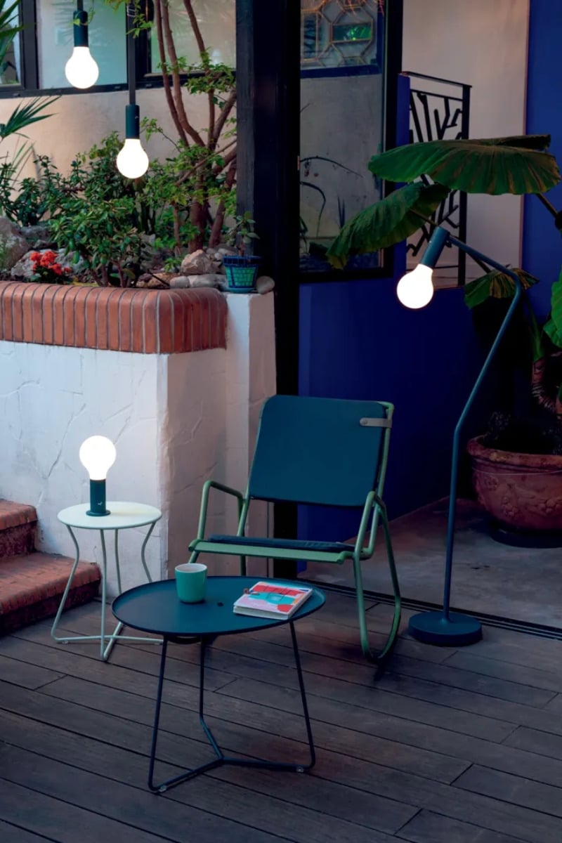 Fermob : la marque iconique de mobilier d'extérieur design et coloré // Hellø Blogzine blog deco & lifestyle www.hello-hello.fr