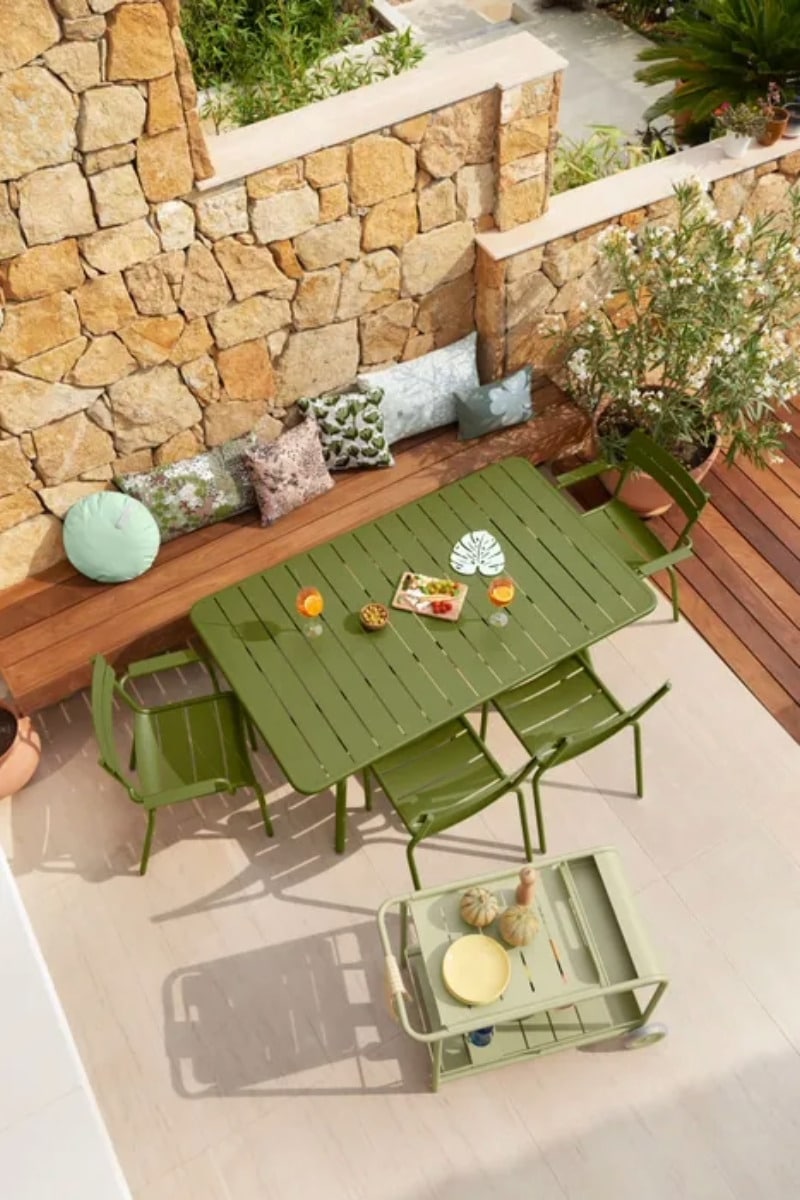 Fermob : la marque iconique de mobilier d'extérieur design et coloré // Hellø Blogzine blog deco & lifestyle www.hello-hello.fr