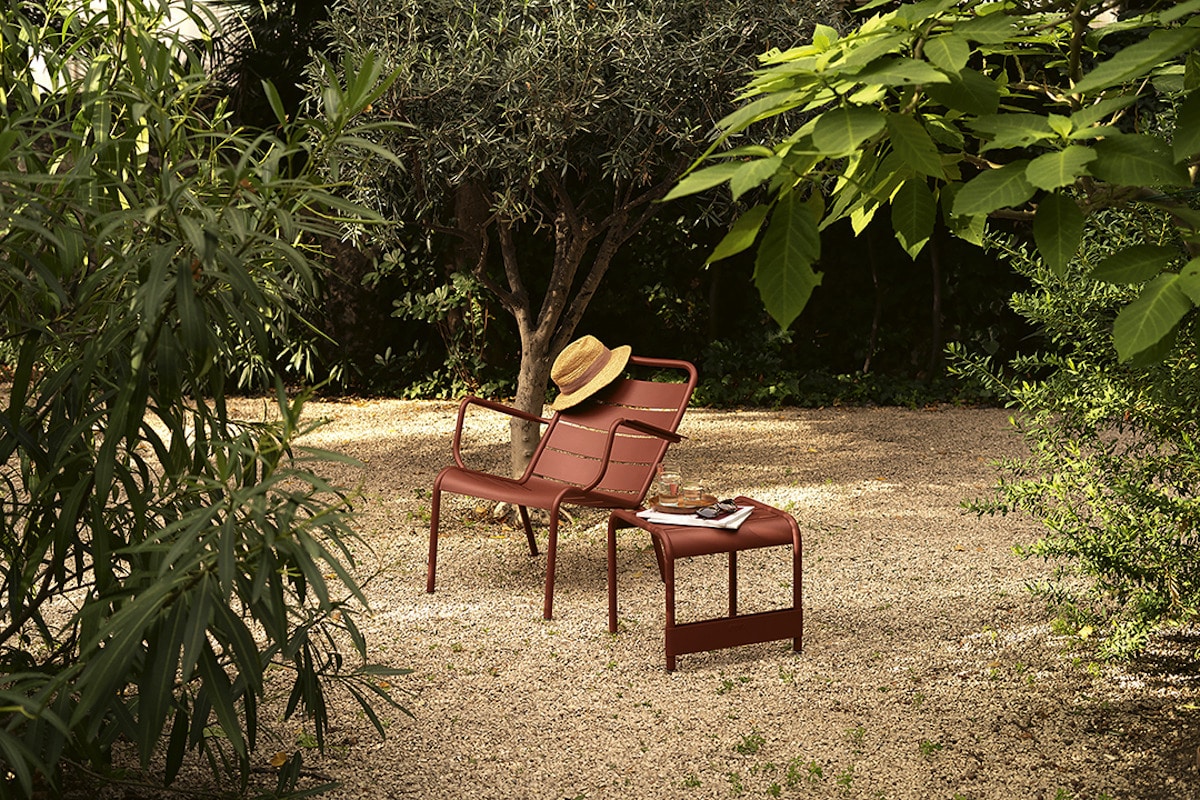 Fermob : la marque iconique de mobilier d'extérieur design et coloré // Hellø Blogzine blog deco & lifestyle www.hello-hello.fr