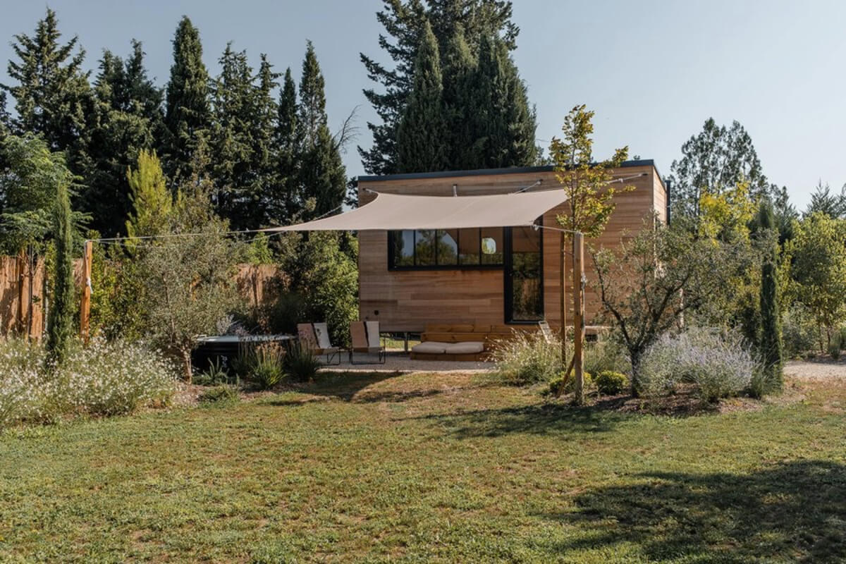 Deux lodges éco-conçues pour s’évader en Provence et dans le Périgord Vert // Hëllø Blogzine www.hello-hello.fr