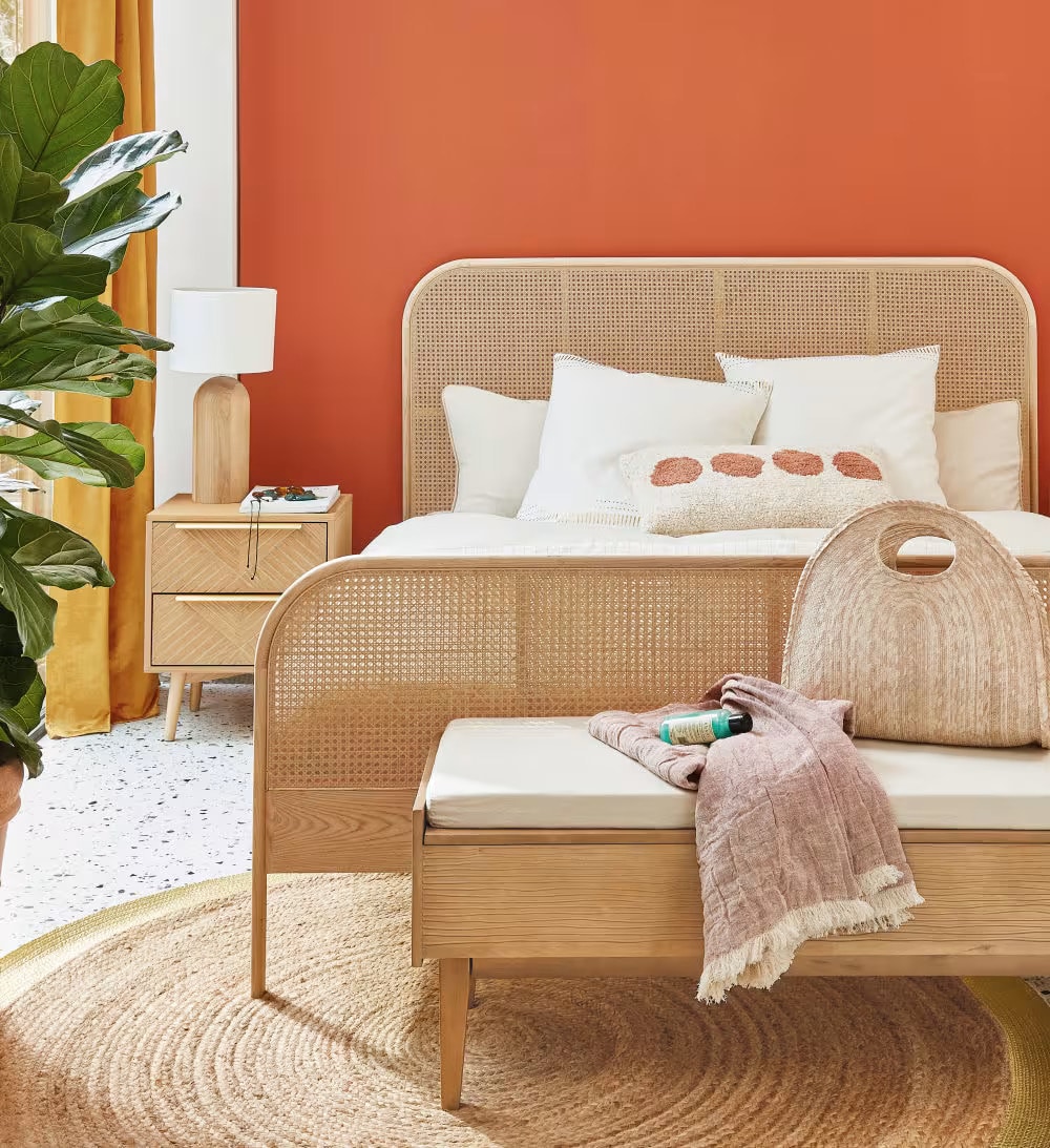 9 idées déco pour habiller l’arrière d’un canapé : console, bureau, enfilade ou banc. Inspirez-vous pour optimiser et styliser votre salon ! // Hëllø Blogzine www.hello-hello.fr