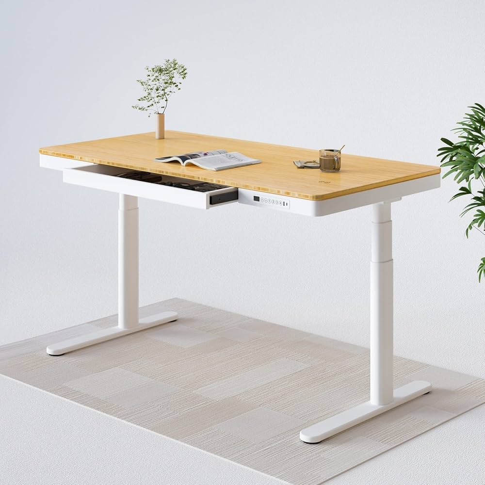 Le bureau assis-debout Felxispot. Les 12 plus beaux bureaux design pour adulte // // Hello Blogzine - blog déco lifestyle - www.hello-hello.fr
