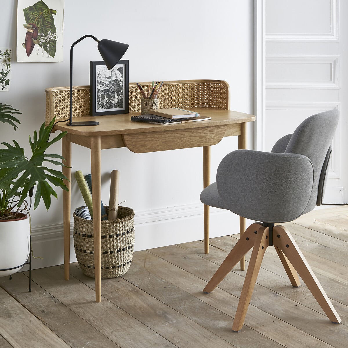 9 idées déco pour habiller l’arrière d’un canapé : console, bureau, enfilade ou banc. Inspirez-vous pour optimiser et styliser votre salon ! // Hëllø Blogzine www.hello-hello.fr