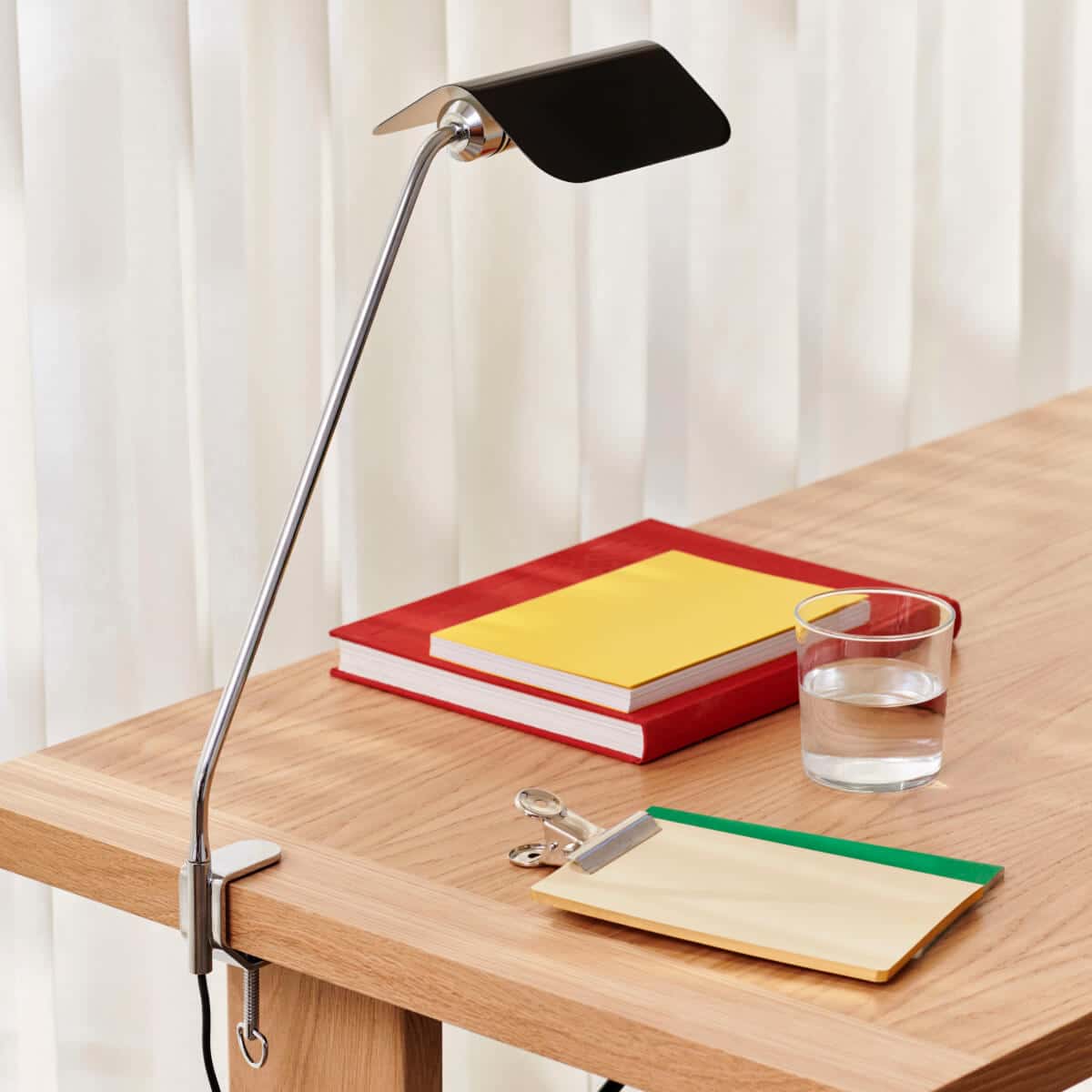 Lampes de bureau : notre sélection pour bien travailler avec style // Hëllø Blogzine www.hello-hello.fr