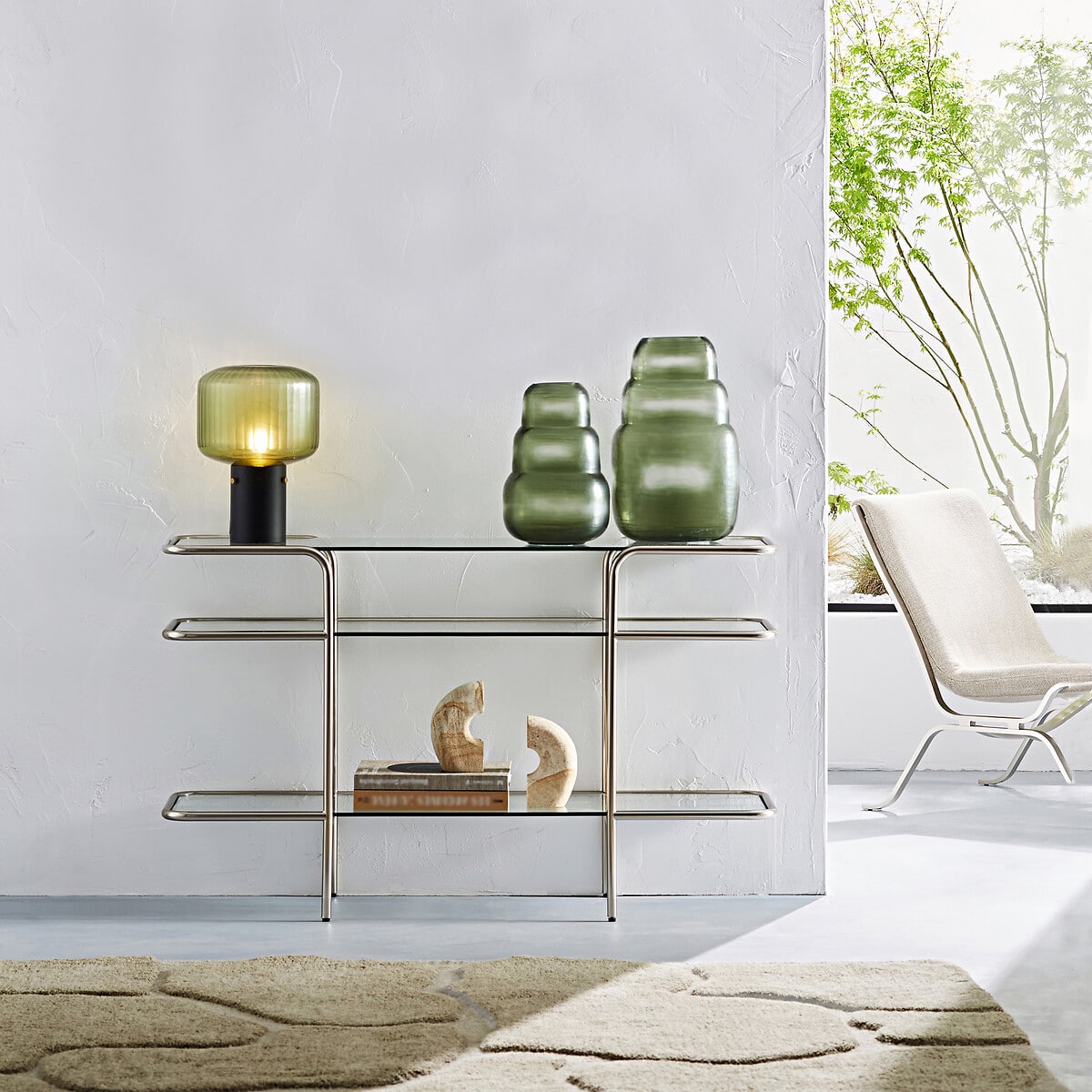 9 idées déco pour habiller l’arrière d’un canapé : console, bureau, enfilade ou banc. Inspirez-vous pour optimiser et styliser votre salon ! // Hëllø Blogzine www.hello-hello.fr