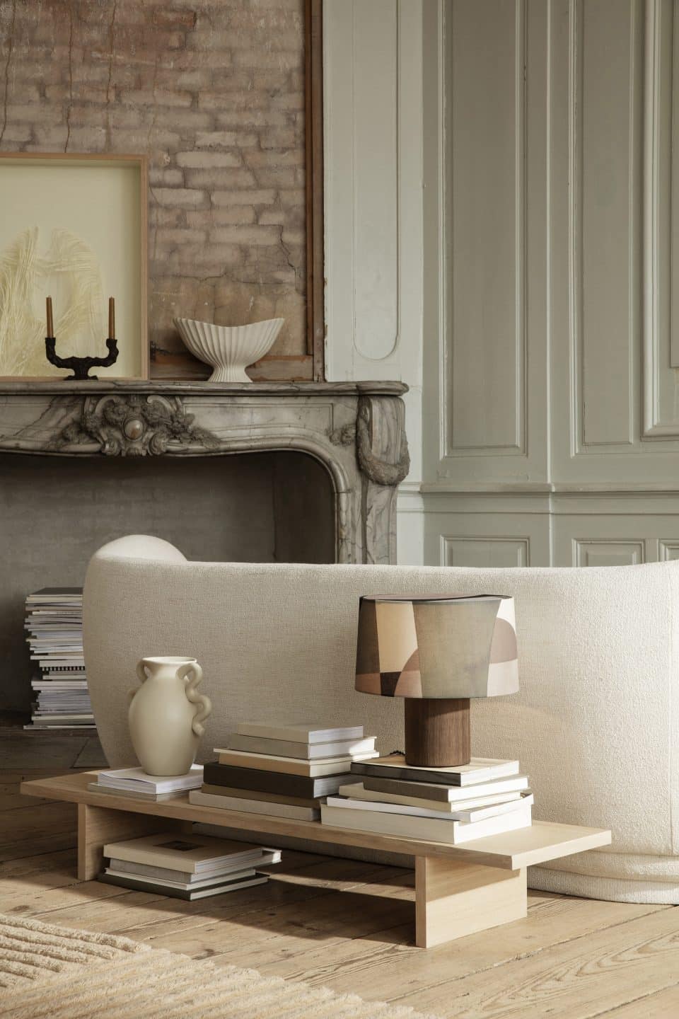 9 idées déco pour habiller l’arrière d’un canapé : console, bureau, enfilade ou banc. Inspirez-vous pour optimiser et styliser votre salon ! // Hëllø Blogzine www.hello-hello.fr