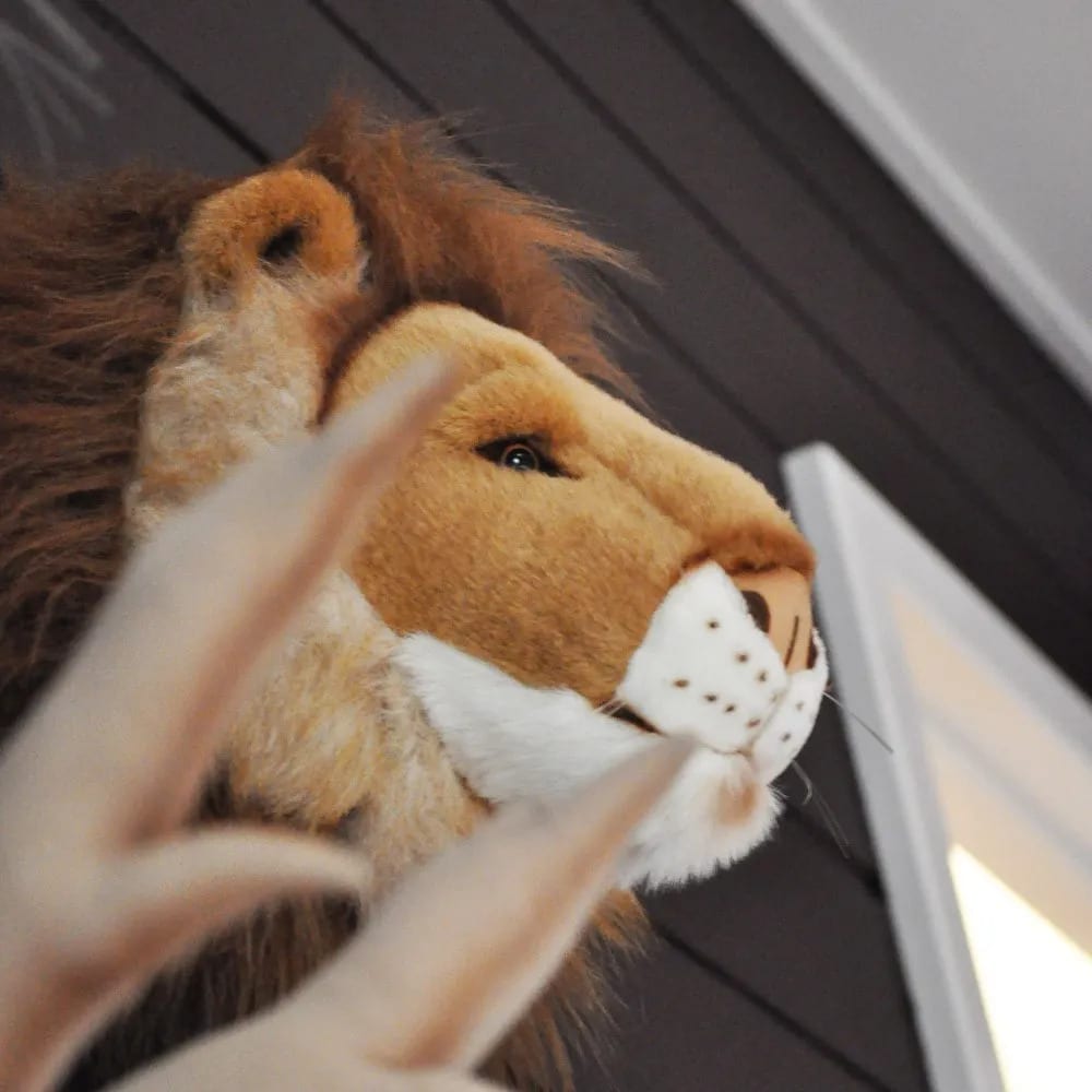Trophée lion Bibib – décoration murale pour chambre d’enfant // Hëllø Blogzine www.hello-hello.fr