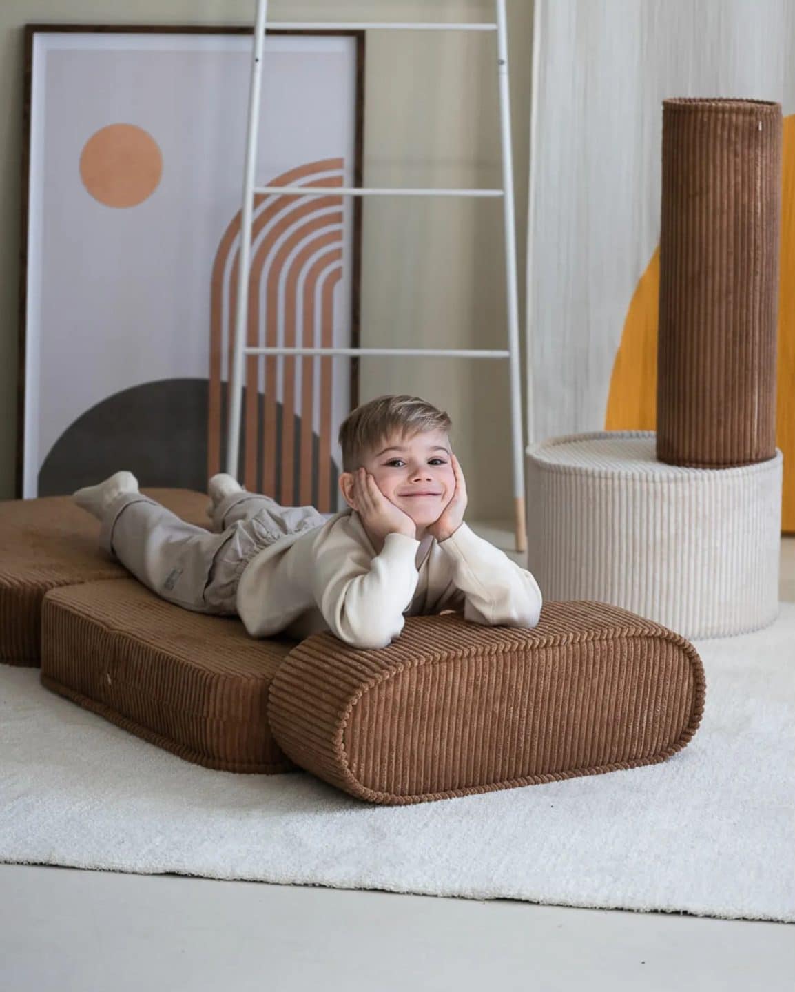 Chauffeuse enfant en velours côtelé Wigiwama – mobilier déco et confortable // Hëllø Blogzine www.hello-hello.fr