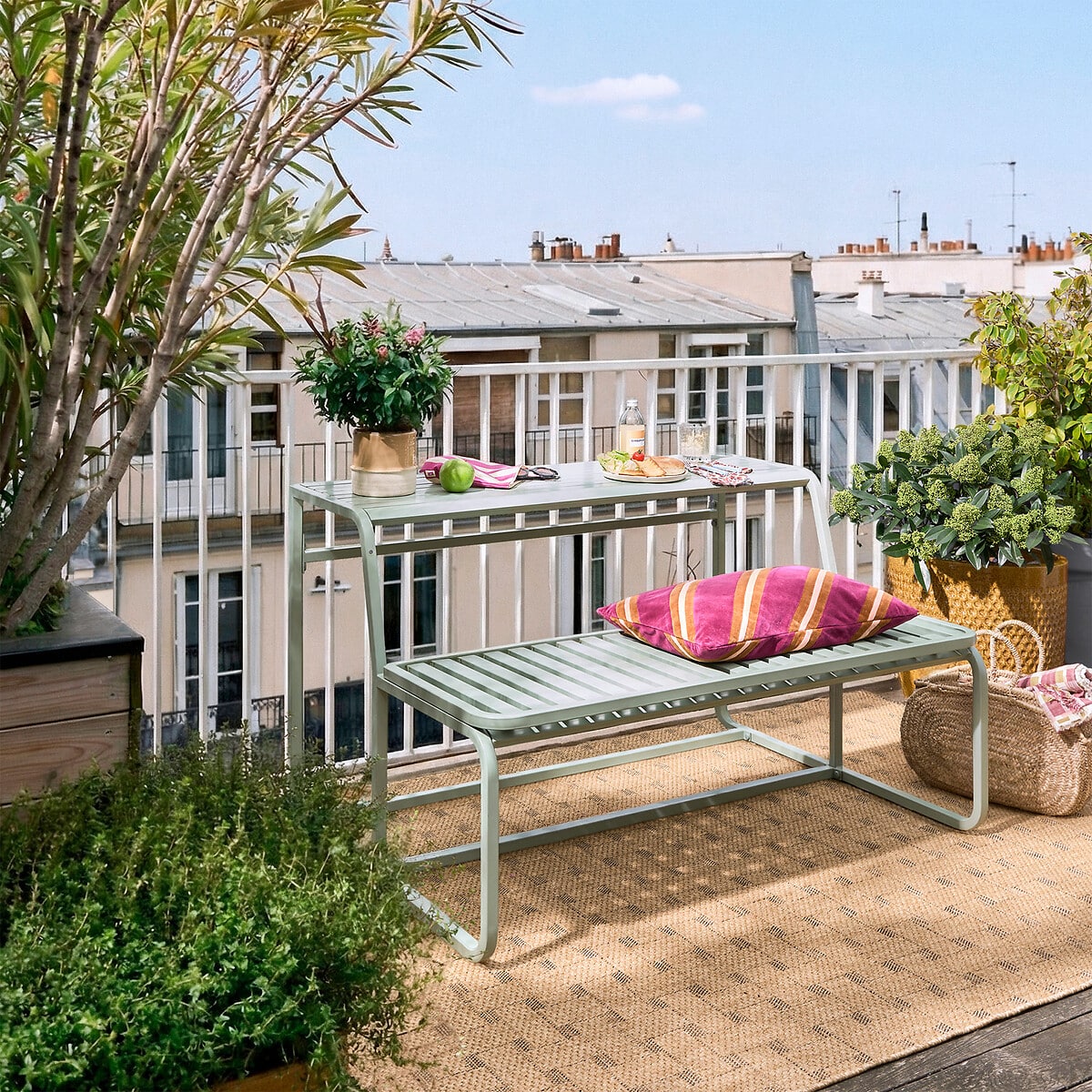 8 idées pour aménager son balcon et le transformer en jardin // Hellø Blogzine - Blog déco Lifestyle - www.hello-hello.fr