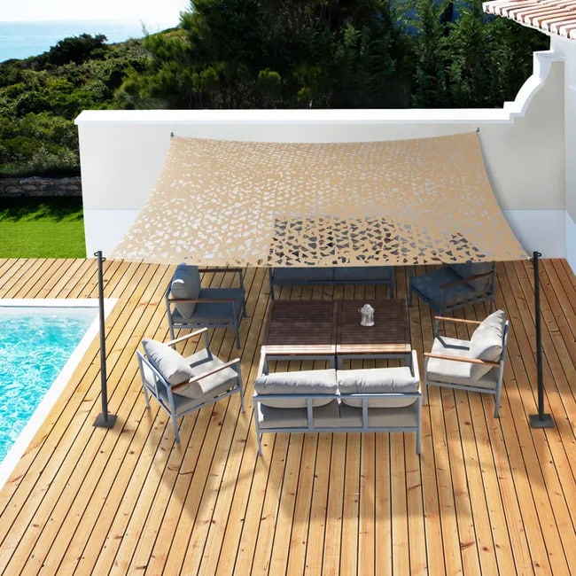 Alternative déco au parasol, les voiles d'ombrage en jute et camouflage apportent une ombre naturelle et du style à votre terrasse ou jardin. Découvrez nos 8 modèles coup de cœur. 🌿☀️ // Hëllø Blogzine blog deco & lifestyle www.hello-hello.fr